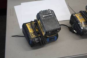 lot 300 image: DeWalt 12V Max  20V Max Lithium Ion Charger DCB115 with DeWalt 20V Max XR Lithium Ion Battery