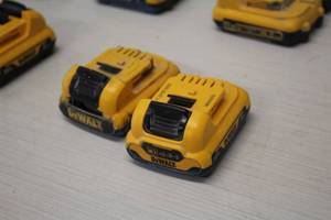 lot 319 image: Lot of (2) DeWalt 12V 2Ah Batteries
