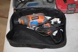 lot 353 image: Ridgid 38 (10mm) Drill R7001 with Tool Bag