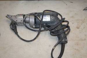 lot 375 image: Kett 1820-GA Electric Power Shear KD-400