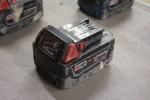 lot 405 image: Milwaukee M18 Red Lithium XC 4.0 Battery