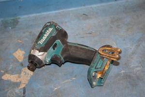 lot 420 image: Makita 18V Impact Driver XDT13