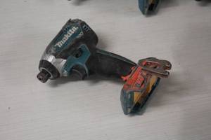 lot 435 image: Makita 18V Impact Driver XDT13