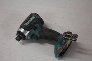 lot 439 image: Makita 18V Impact Driver XDT13