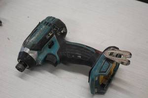 lot 471 image: Makita 18V Impact Driver XDT11