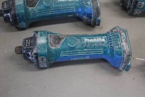 lot 498 image: Makita 18V Drywall Router  Cut-Out Tool XOC01