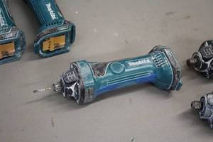 lot 511 image: Makita 18V Drywall Router  Cut-Out Tool XOC01