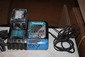 lot 531 image: Makita Li-ion 14.4-18V  Ni-MH 7.2-14.4V Battery Charger DC18RC with 18V 5Ah Lithium-Ion Battery
