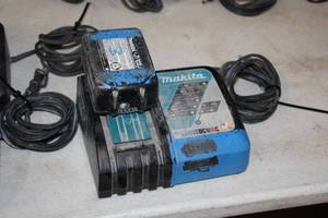 lot 539 image: Makita Li-ion 14.4-18V  Ni-MH 7.2-14.4V Battery Charger DC18RC with 18V 5Ah Lithium-Ion Battery