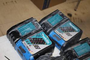lot 548 image: Lot of (2) Makita Li-ion 14.4-18V  Ni-MH 7.2-14.4V Battery Charger DC18RC