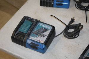 lot 561 image: Makita Li-ion 14.4-18V  Ni-MH 7.2-14.4V Battery Charger DC18RC