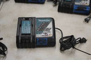 lot 568 image: Makita Li-ion 14.4-18V  Ni-MH 7.2-14.4V Battery Charger DC18RC