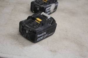 lot 583 image: Makita 18V 5Ah Li-Ion Battery