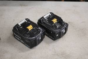 lot 588 image: Lot of (2) Makita 18V 5Ah Li-Ion Battery