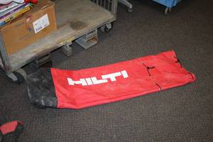 lot 735 image: Hilti 10 Duffel Bag