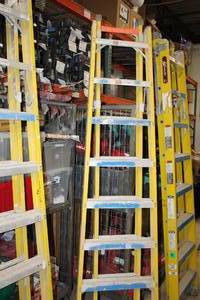 lot 4 image: Louisville Ladder 375-lbs 8 Step16 Extension13 Scaffold Combination Ladder FXC1208