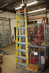 lot 6 image: Louisville Ladder 375-lbs 8 Step16 Extension13 Scaffold Combination Ladder FXC1208
