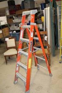 lot 8 image: Louisville Ladder 300-lbs 6 Step Ladder FXS1506