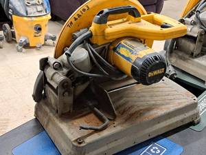 lot 1145 image: DeWalt 14 (355mm) Chop Saw D28715