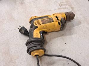 lot 1159 image: DeWalt 38 Drill DWD112