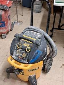lot 1155 image: DeWalt 10-Gallon HEPA 155 CFM Dust Extractor Vacuum DWV012