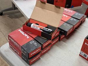 lot 1169 image: Lot of (13) Hilti GC22 Fuel Cells