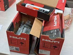 lot 1173 image: Lot of (2 Boxes) Hilti 750xX-GN27 MX 1 Fasteners with GC22 Fuel Cells