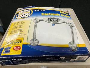 lot 13 image: The Biggest Loser by Taylor Glass Platform Electronic Digital Scale - Max Weight Capacity 400 lbs. - In Excellent Condition 