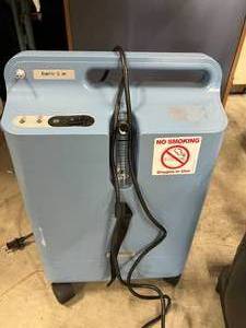 lot 26 image: WOW MSRP $2000 Respironics Everflo Q Ultra-quiet Stationary 5 Liters (Per Minute) Oxygen Concentrator WOpi -Oxygen Bars, Spas, Torch Welding & Lampworking, Jewelry Design, Fish Farming