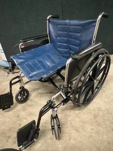 lot 62 image: High Quality Invacare Tracer IV 24 Width Collapsible Wheelchair - In Great Condition