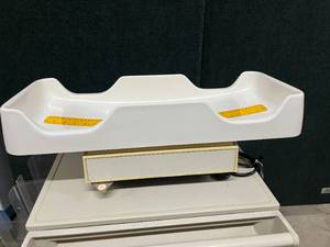 lot 74 image: Acme Medical 30 Pediatric Infant Digital Scale - Max Weight Capacity 30 lbs. - In Good Condition