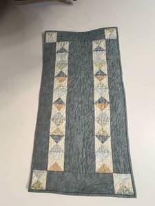 lot 43 image: Handmade Reversible Tapestry - 35 x 18