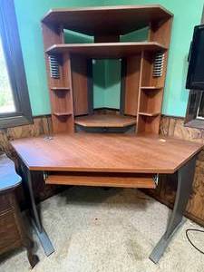 lot 55 image: Corner Unit Office Desk