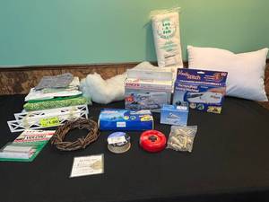 lot 72 image: Lot of Sewing Supplies