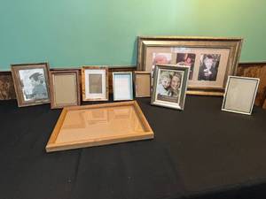lot 76 image: Assorted Picture Frames Lot