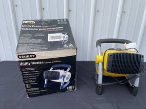 lot 3 image: Stanley Utility Heater Pro-Ceramic with Pivot Power