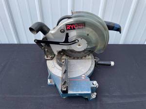lot 4 image: Ryobi TS254 10-Inch Compound Miter Saw