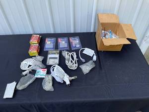 lot 106 image: Mixed Lot of Rope Lights and Electrical Accessories