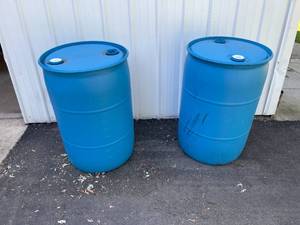 lot 186 image: Lot of 2 Blue Plastic 50-Gallon Drums