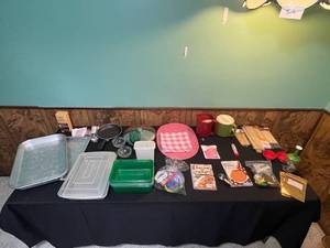 lot 99 image: Assorted Kitchenware Lot with Cookware, Utensils, and Containers