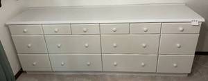 lot 100 image: Large White 12-Drawer Dresser