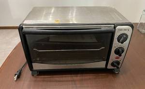 lot 103 image: Euro-Pro X Toaster Oven