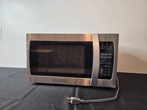 lot 193 image: BlackDecker Stainless Steel Microwave Oven
