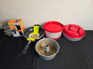 lot 233 image: Assorted Kitchen Items Lot - Nonstick Skillet, Travel Mug Set, Bakeware, and Storage Containers