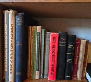 lot 235 image: Collection of Assorted Vintage Books