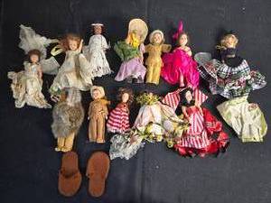 lot 244 image: Lot of Vintage Handmade Dolls with Assorted Costumes
