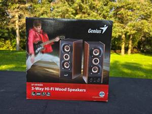 lot 319 image: Genius SP-HF800A 3-Way Hi-Fi Wood Speakers