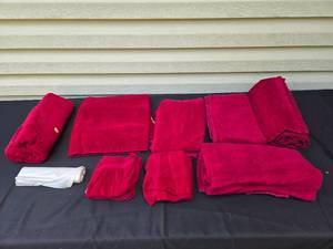 lot 327 image: Lot of Red Towels and Linens