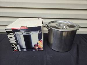 lot 348 image: Metro 16-Quart Stainless Steel Stock Pot with Lid