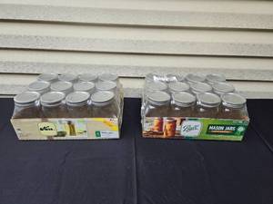 lot 359 image: Ball and Kerr Mason Jars - 24 Pack (32 oz)